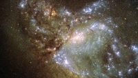 Хаббл обнаружил новорождённую галактику в созвездии Геркулеса