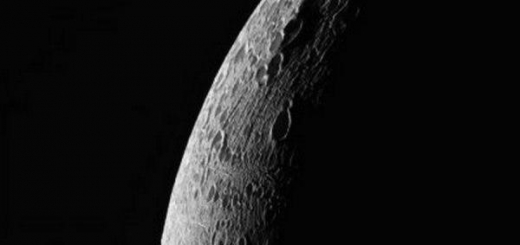 Nasa опубликовало новый снимок спутника Сатурна Энцелада